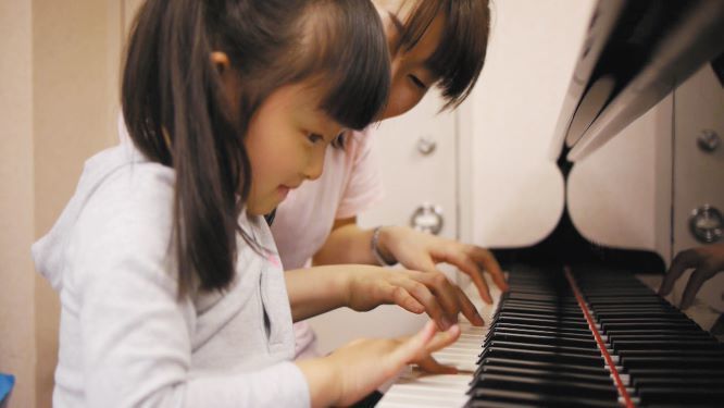 カワイ音楽教室ピアノコースは幼稚園でも習える！その利点と料金は？ | 子供の習い事の体験申込はコドモブースター