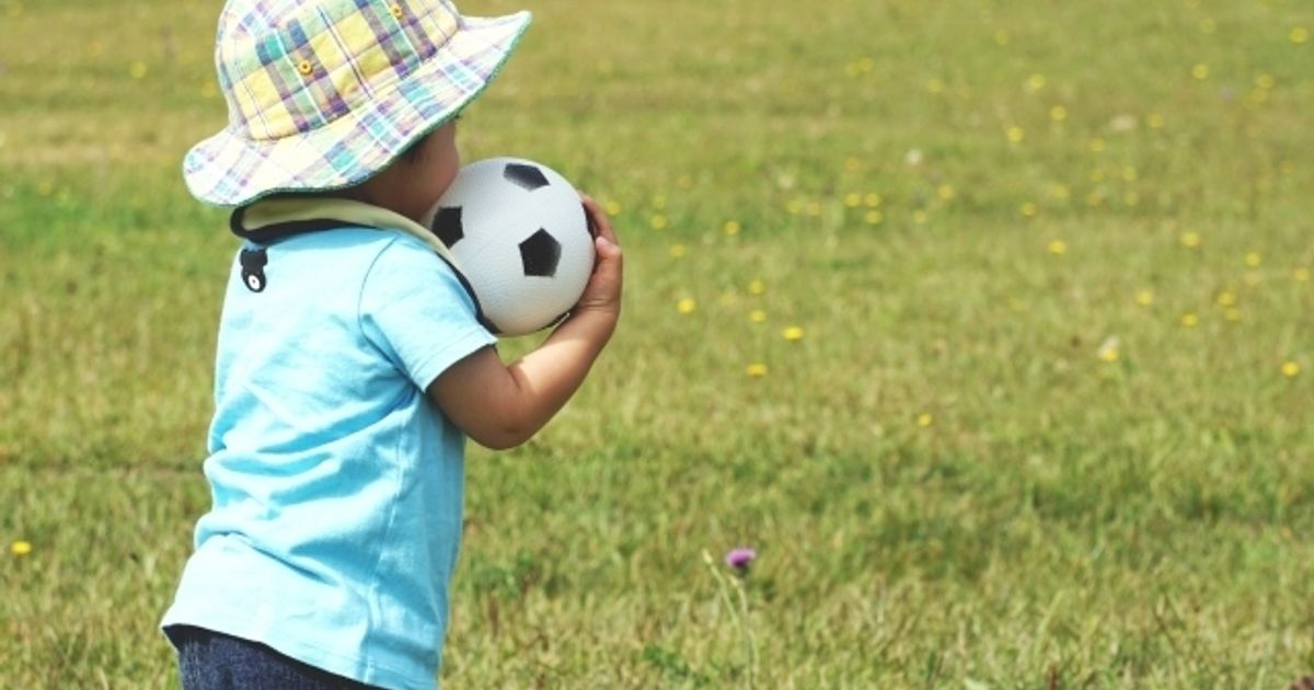 サッカーは何歳から始められる 幼児からサッカーを始めるメリットとは 子供の習い事の体験申込はコドモブースター サッカーは何歳から始められる 幼児からサッカーを始めるメリットとは 子供の習い事の体験申込はコドモブースター