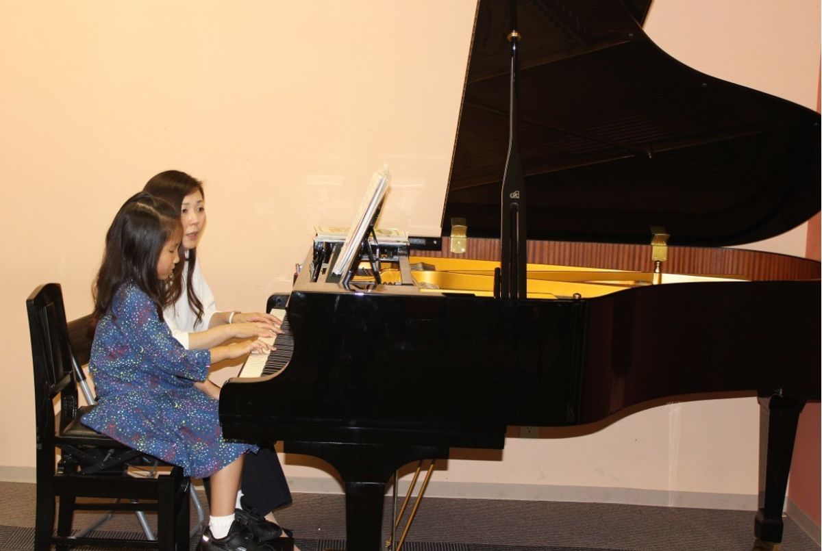 はじめから 音楽性 を育て 表現力 を大切にする カワイ音楽教室ピアノ講師三友先生インタビュー 子供の習い事の体験申込はコドモブースター