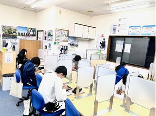 個別指導塾 トライプラス 教室 3