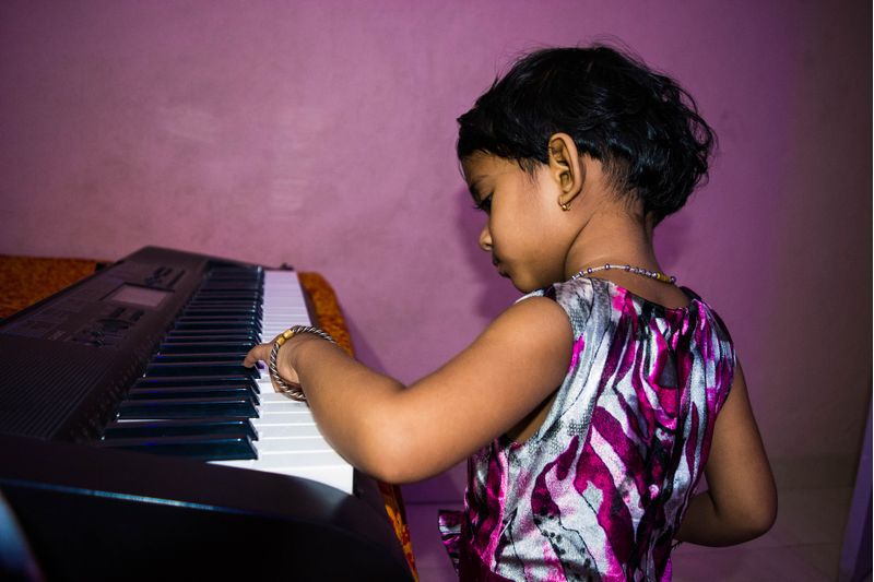 子供にピアノを習わせるのはいいこと？始める時期や費用なども教えます