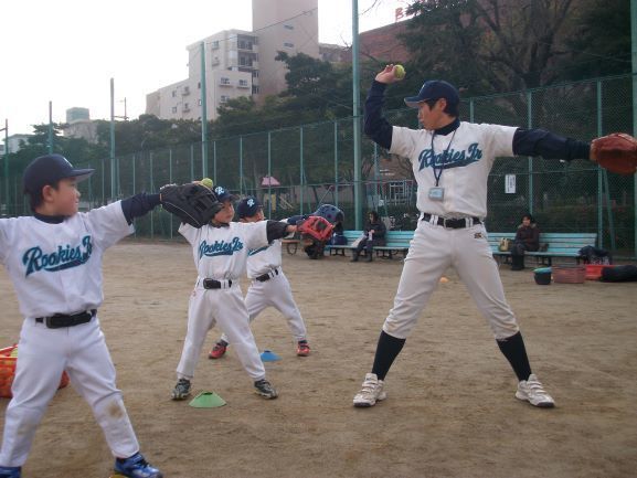 ルーキーズJrベースボールクラブは指導力が魅力！月謝やコーチは