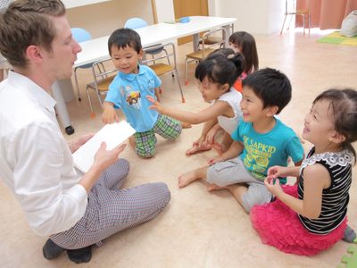 講談社リトルは0歳からの英語教室!各コースの料金や特徴は?