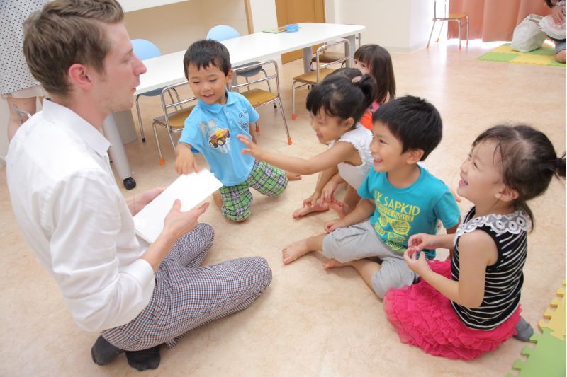 講談社リトルは0歳からの英語教室!各コースの料金や特徴は?