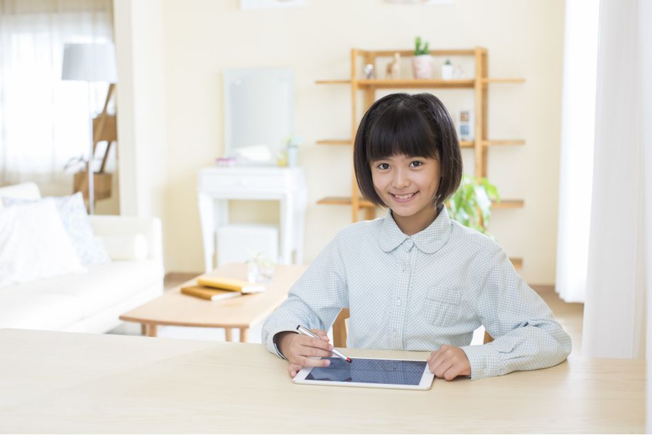 Z会の小学生コース 紙とタブレットどっち 料金や評判を徹底比較