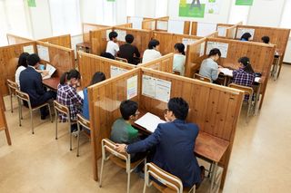 エール学院 教室 2