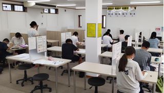 個別指導塾 トライプラス 教室 4