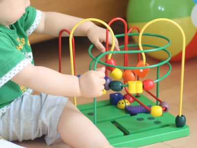 生後8ヶ月の赤ちゃんと楽しむ遊びやおすすめ知育玩具 子供の習い事の体験申込はコドモブースター 生後8ヶ月の赤ちゃんと楽しむ遊びやおすすめ知育玩具 子供の習い事の体験申込はコドモブースター