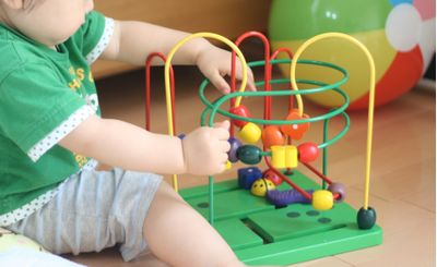 生後7ヵ月からの知育玩具 脳と身体の発達を助けるのはどれ 子供の習い事の体験申込はコドモブースター