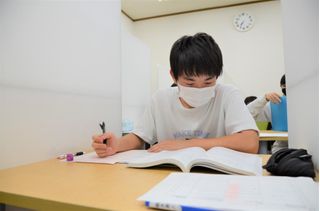 個別指導のone塾 岡本校11