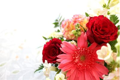 子供の習い事に花（華道・フラワーアレジメント）を選ぶメリット・デメリットは？  気になる月謝相場も合わせて紹介！