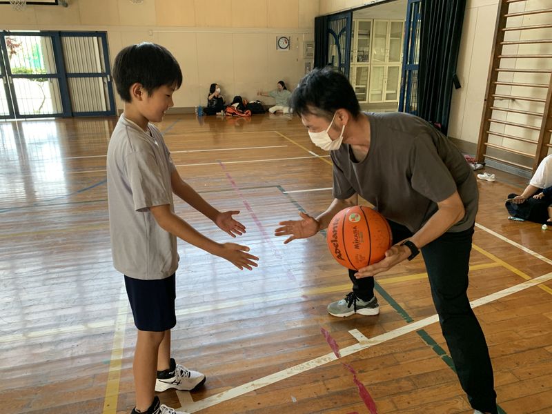 PLAYFUL Basketball Academy 城北小学校の様子