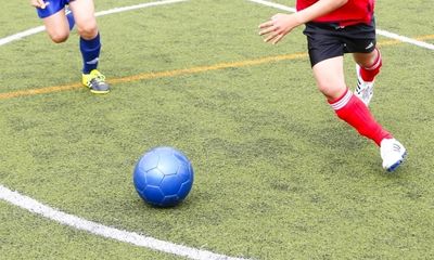 サッカーは何歳から始められる 幼児からサッカーを始めるメリットとは 子供の習い事の体験申込はコドモブースター サッカーは何歳から始められる 幼児からサッカーを始めるメリットとは 子供の習い事の体験申込はコドモブースター