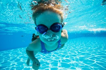 ベビースイミングには何が必要?おすすめの人気キャップ10選