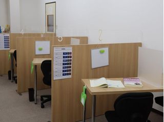 個別指導塾 トライプラス 教室 2