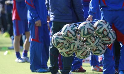 サッカー遠征の持ち物は 日帰りと宿泊の便利なグッズも紹介 子供の習い事の体験申込はコドモブースター サッカー遠征の持ち物は 日帰りと宿泊の便利なグッズも紹介 子供の習い事の体験申込はコドモブースター