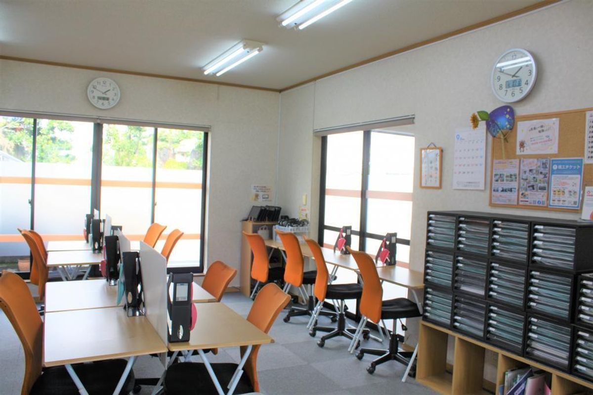 個別指導のグランアシスト 新涯教室7