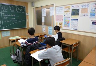 京進の中学・高校受験ＴＯＰΣ 教室 4