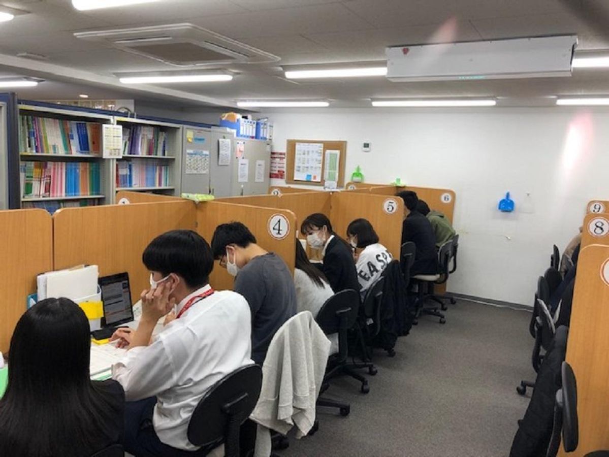 個別指導 スクールIE 教室 2