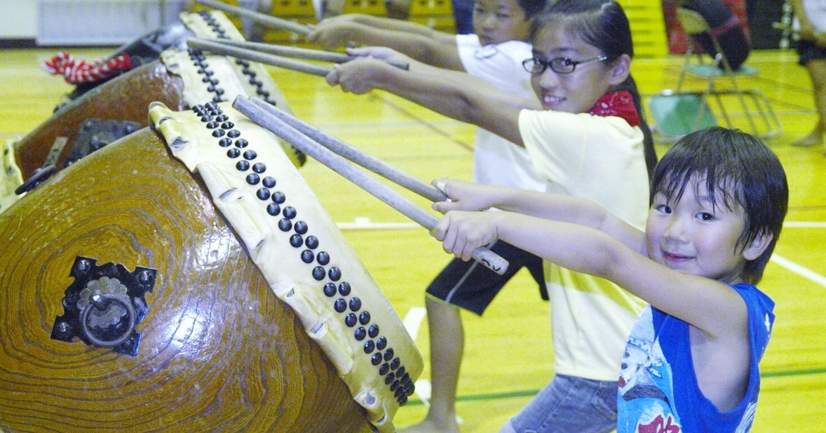 宮地楽器の和太鼓レッスンとは 日本文化と礼儀作法を楽しく学ぼう 子供の習い事の体験申込はコドモブースター 宮地楽器の和太鼓レッスンとは 日本文化と礼儀作法を楽しく学ぼう 子供の習い事の体験申込はコドモブースター