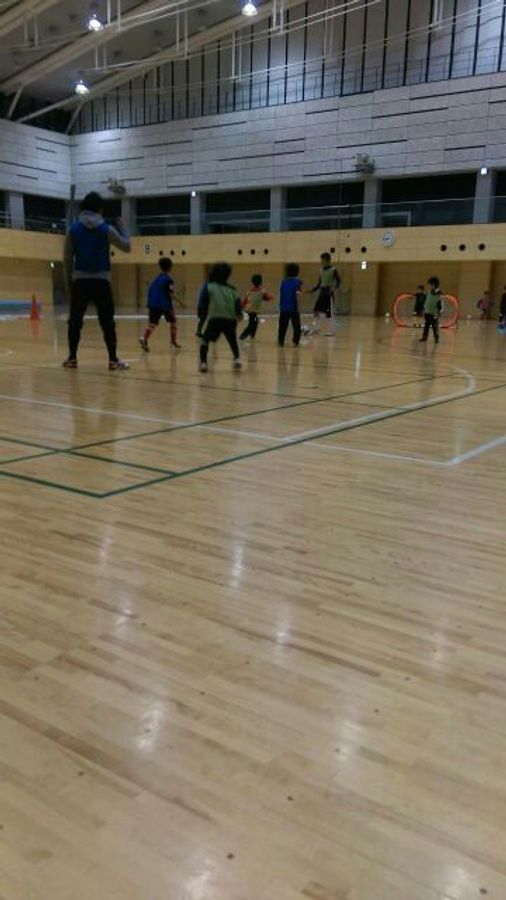 高槻ジュニアサッカースクールfcラボーナ 古曽部防災公園体育館メインアリーナ 口コミ 体験申込 子供の習い事口コミ検索サイト コドモブースター 高槻ジュニアサッカースクールfcラボーナ 古曽部防災公園体育館メインアリーナ 口コミ 体験申込 子供の習い事口コミ検索サイト コドモブースター
