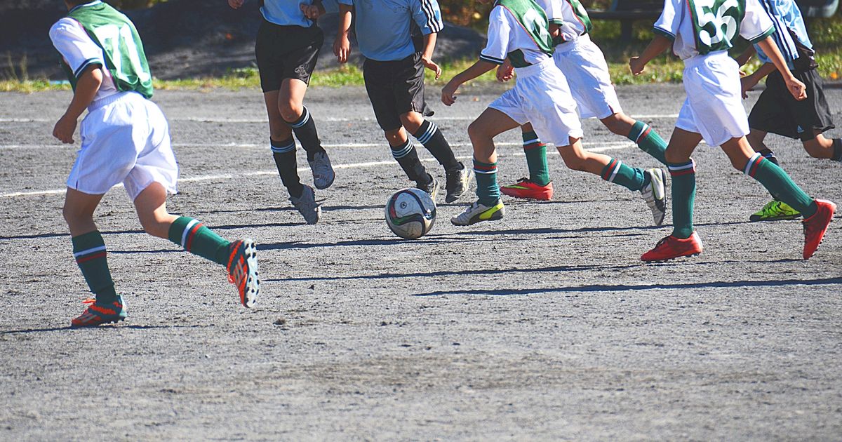 子供にサッカーを習わせるメリット デメリットは 費用や教室の選び方は 子供の習い事の体験申込はコドモブースター 子供にサッカーを習わせるメリット デメリットは 費用や教室の選び方は 子供の習い事の体験申込はコドモブースター