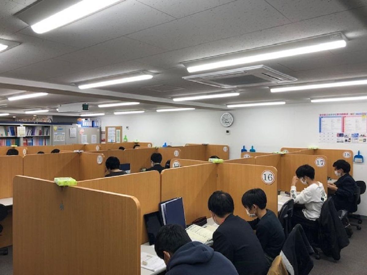 個別指導 スクールIE 教室 3