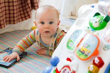 9ヶ月の赤ちゃんにおすすめの知育玩具5選 知育玩具を選ぶ時のポイントは 子供の習い事の体験申込はコドモブースター