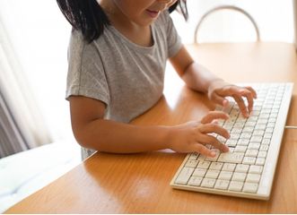 グローバルステップアカデミーのバイリンガルを目指す評判の指導や費用は?