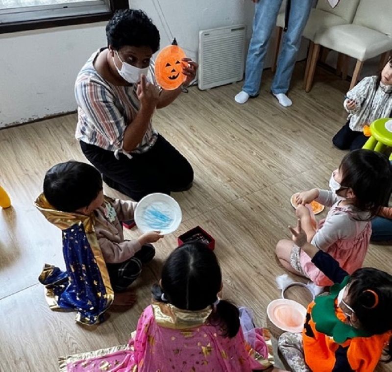 おんがく教室ここのね【英語】 ニルミママのHAPPY ENGLISH 西八王子STUDIOの様子