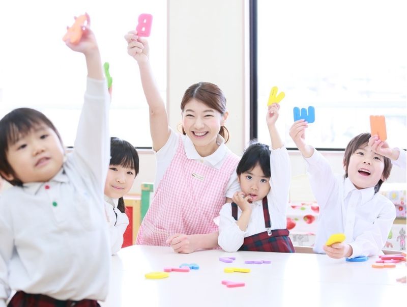 リヌー英語学院の特徴や料金は?「使える英語」を身につけよう!