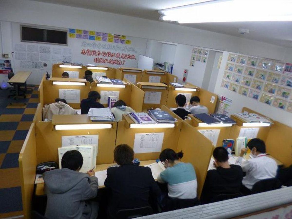 個別指導 スクールIE 教室 4