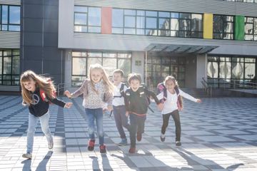 学童保育で流行りの遊び10選!子供が喜ぶレクリエーションやゲームとは