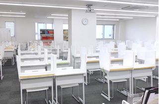 坪田塾【中学生・高校生コース】 教室 3