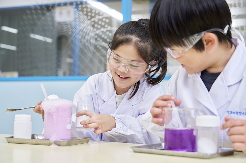 ベネッセサイエンス教室でかかる料金は?振替は可能?月謝や教材費をチェック!