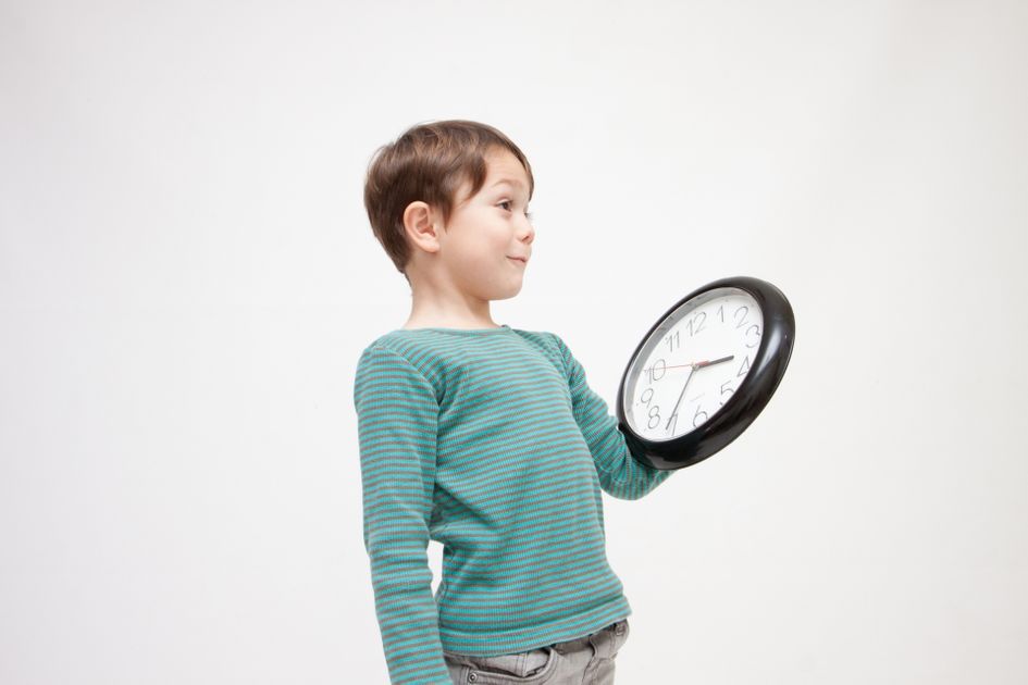 時計が読めるようになる 子供におすすめの知育時計は 子供の習い事の体験申込はコドモブースター