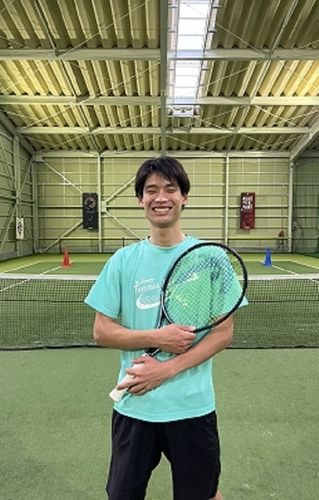 テニスラウンジ テニスラウンジ亀山の先生