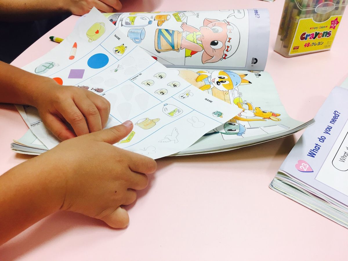 体験取材 ジオスバイリンガルスクールに潜入 体験者の口コミは 子供の習い事の体験申込はコドモブースター 体験取材 ジオスバイリンガルスクールに潜入 体験者の口コミは 子供の習い事の体験申込はコドモブースター