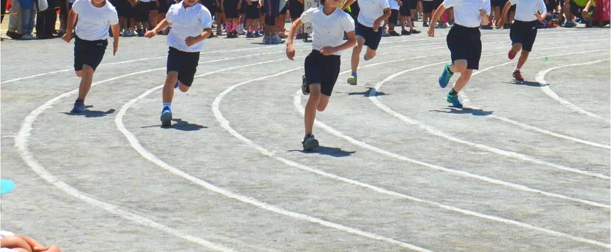 子どもの足が速くなる方法とは 運動会で1位を目指そう 子供の習い事の体験申込はコドモブースター