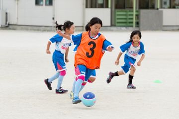 ルジーナガールズサッカースクールの内容、料金は?課外活動も多彩!