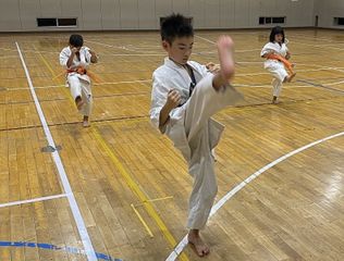 極真会館長野支部 篠ノ井道場3