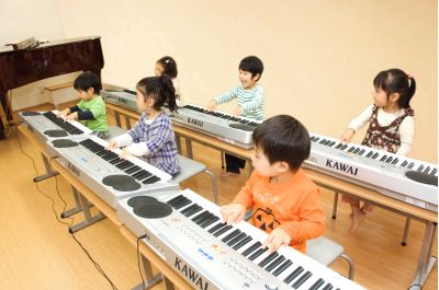 カワイ音楽教室 リトミックコース イオン姫路大津の３歳のためのピコルわーるど