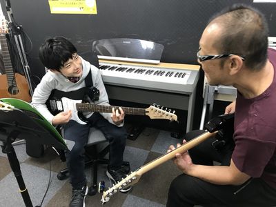 新響楽器　小学生ギター教室 ミュージックサロン 立花のエレキギターコース